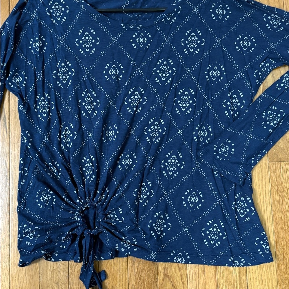 Lucky Brand Navy Patterned Top Size Large - Picture 2 of 6